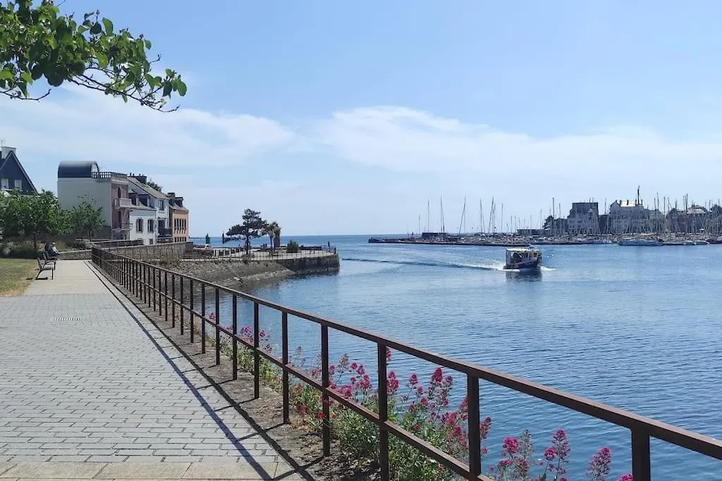 Appartement T3 Confortable Et Idealement Situe 콩카르노